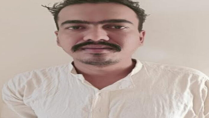 Mastermind behind ₹500 crore cyber fraud via WhatsApp group arrested.