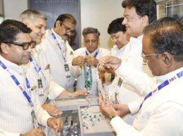 जयपुर ज्वैलरी शो में 15 हजार से अधिक ट्रेड बायर्स पहुंचे Over 15,000 trade buyers attended the Jaipur Jewellery Show.