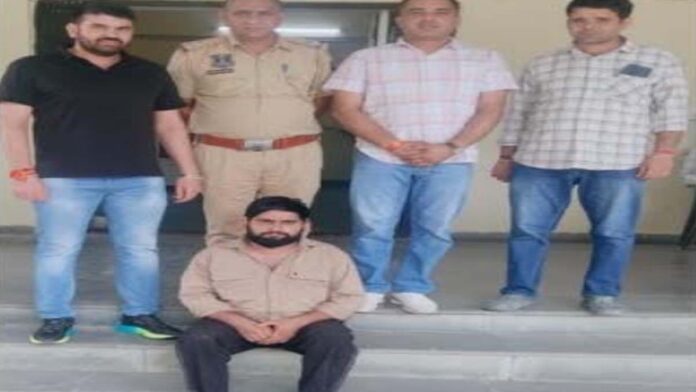 'Tiger' arrested with a country-made pistol and three cartridges. 'Tiger' arrested with a country-made pistol and three cartridges.