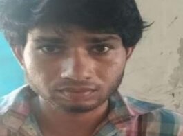 घर के बाहर खड़ी बाइक चुराने वाला आरोपी गिरफ्तार Accused arrested for stealing a bike parked outside a house.