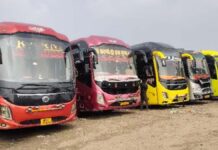 परिवहन विभाग की कार्रवाई के विरोध में निजी बस ऑपरेटरों का आंदोलन