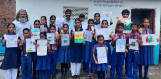 देशभक्ति की रंगों में सजे बच्चों के चित्र: 10 पौधे लगाकर लिया हर साल एक पेड़ लगाने का संकल्प