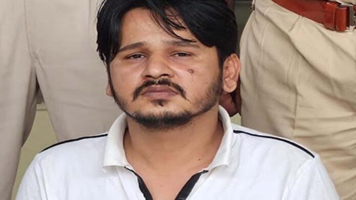 Prime accused in ₹8.30 crore textile fraud arrested upon return from Dubai. Prime accused in ₹8.30 crore textile fraud arrested upon return from Dubai.
