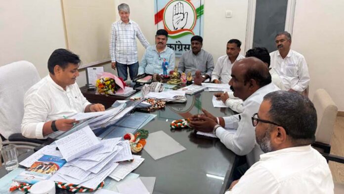 The race for tickets in the civic polls intensifies in the Congress.