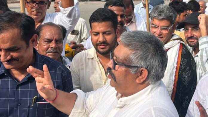 AAP's Town Hall against E-20 petrol: Foot march taken out to Rambagh Crossing. AAP's Town Hall against E-20 petrol: Foot march taken out to Rambagh Crossing.