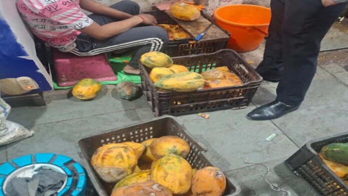 Juice was being prepared amidst moldy fruit and filth. Juice was being prepared amidst moldy fruit and filth.