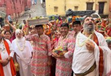 गीता गायत्री मंदिर में शिव महापुराण कथा का शुभारंभ: हरियाली प्रदोष तक चढ़ेंगे सवा लाख बेलपत्र