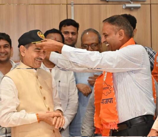 रालोपा को बड़ा झटका, सुजानगढ़ के कई प्रमुख कार्यकर्ताओं ने थामा भाजपा का दामन RLP suffers major setback as several prominent Sujangarh workers join BJP