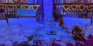 सर्वेश्वर महादेव मंदिर में सजी बाबा बर्फानी की भव्य झांकी