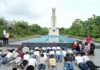 छात्रसंघ चुनाव की मांग को लेकर छात्रों का दंडवत प्रदर्शन Students stage a prostrate protest demanding student union elections.