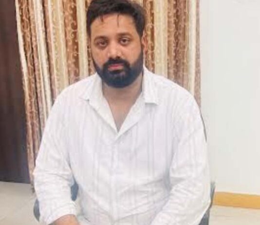 एवीवीएनएल का जेईएन 10 हजार रुपए रिश्वत लेते गिरफ्तार