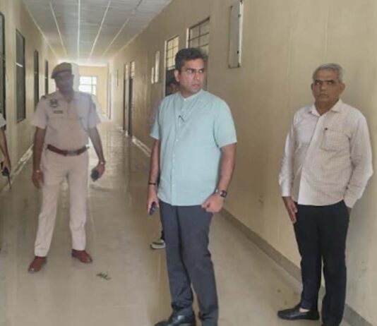 जिला निर्वाचन अधिकारी संदेश नायक ने बस्सी, चाकसू और कानोता में चुनावी तैयारियों का लिया जायजा