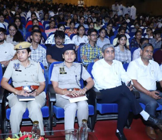 साइबर सुरक्षा कार्यशाला में 1 हजार 500 से अधिक विद्यार्थियों को दिए सुरक्षित डिजिटल व्यवहार के टिप्स