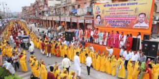 5100 महिलाओं और 1100 कांवड़ियों ने लगाए बम-बम भोले के जयकारे 5,100 women and 1,100 Kanwariyas chanted "Bam-Bam Bhole."