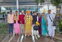 मॉरीशस पहुंचे विद्वानों के प्रतिनिधिमंडल का जोरदार स्वागत