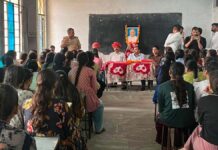विद्यार्थियों ने समझी पुलिस की कार्यप्रणाली: सीखा अनुशासन और कानून का महत्व Students understood the police's functioning.