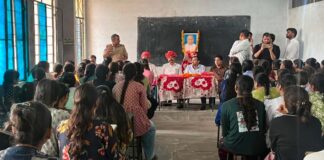विद्यार्थियों ने समझी पुलिस की कार्यप्रणाली: सीखा अनुशासन और कानून का महत्व Students understood the police's functioning.