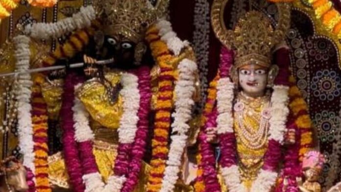 A grand procession of Radha and Girdhar Lal was taken out. A grand procession of Radha and Girdhar Lal was taken out.