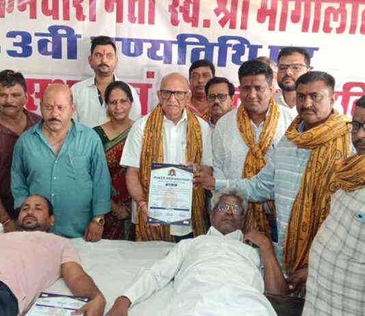 रक्तदान शिविर में उमड़ा जनसैलाब :सैकड़ों जलदाय कर्मचारियों ने किया रक्तदान