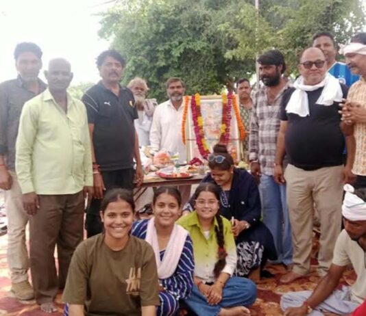 श्रद्धा और भक्ति का संगम: बाबा रामदेव जी महाराज की निकली 8वीं पदयात्रा 8th Padayatra of Baba Ramdev Ji Maharaj taken out.