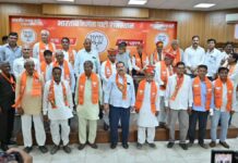 भाजपा को मिली मजबूती: प्रमुख सामाजिक-राजनीतिक कार्यकर्ताओं ने थामा कमल