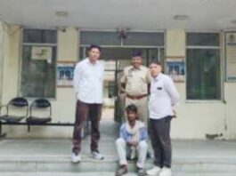 स्मैक की लत को पूरी करने वाला शातिर चोर गिरफ्तार Cunning thief arrested for feeding his smack addiction.