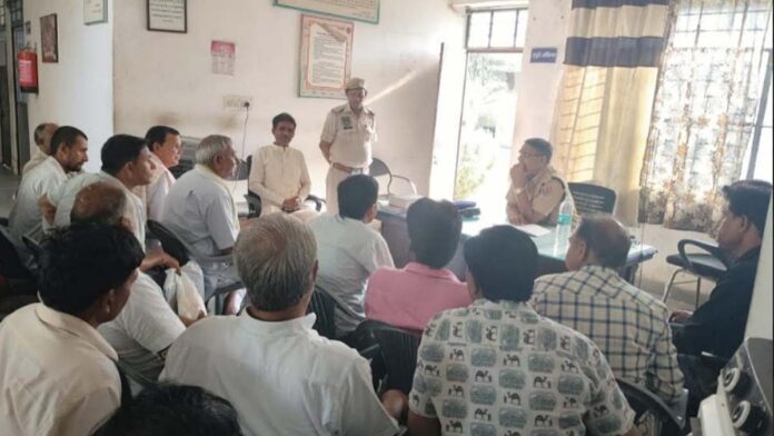 Meeting held at Brahmapuri police station to strengthen community policing