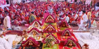 251 पार्थिव शिवलिंगों का महारुद्राभिषेक: भोलेनाथ की आराधना में डूबी छोटी काशी 251 Maharudrabhishek of earthly Shivalingas