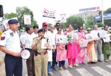 रामबाग सर्किल पर यातायात जागरूकता अभियान: वाहन चालकों को बताए सुरक्षित सफर के तरीके
