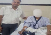 बुजुर्ग की हुई सफल री-रिवीजन नी ट्रांसप्लांट: छह महीने बाद हुआ पैरों पर खड़ा