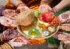 हाथों में मेहंदी: घर-घर सिंजारा और बाजारों में घेवर की मिठास Henna on hands: 'Sinjara' in every home and the sweetness of Ghevar in the markets.