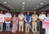 यातायात जागरूकता अभियान में विद्यार्थियों को बताए सड़क सुरक्षा के नियम Road safety rules explained to students during the traffic awareness campaign.