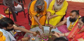 श्री गोविन्द धाम में 200 जोड़ों ने किया 200 पार्थिव शिवलिंगों का पूजन
