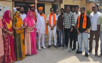 आरक्षण सुधार को लेकर जंतर-मंतर पर राष्ट्रीय करणी सेना का अनिश्चितकालीन धरना आज से Rashtriya Karni Sena's indefinite sit-in protest at Jantar Mantar over reservation reforms begins today.