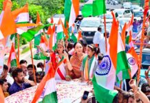 तिरंगा यात्रा में गूंजा राष्ट्रभक्ति का जयघोष: उपमुख्यमंत्री दीया कुमारी ने थामा तिरंगा Slogans of patriotism echoed during the Tiranga Yatra.