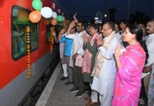वरिष्ठ नागरिक तीर्थयात्रा योजना: जयपुर से ‘राजस्थान वाहिनी भारत गौरव ट्रेन’ रवाना