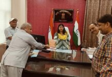 भारतीय मजदूर संघ के प्रतिनिधिमंडल ने श्रम आयुक्त पूजा पार्थ से की मुलाकात A delegation from the Bharatiya Mazdoor Sangh met Labour Commissioner Pooja Parth.