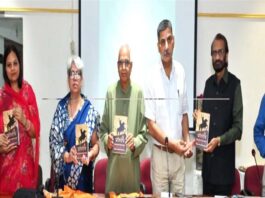 ‘साधो! सबद साधना कीजे’ कार्यक्रम में तीन पुस्तकों का विमोचन Three books launched at the ‘Sadho! Sabad Sadhana Kije’ event.
