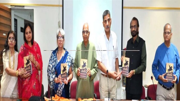 Three books launched at the ‘Sadho! Sabad Sadhana Kije’ event. Three books launched at the ‘Sadho! Sabad Sadhana Kije’ event.