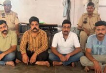 एसआई से मारपीट और नकली पिस्टल दिखा धमकाने वाले आरोपी गिरफ्तार Accused arrested for assaulting an SI and threatening him by brandishing a fake pistol.