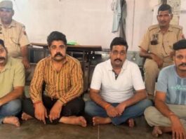एसआई से मारपीट और नकली पिस्टल दिखा धमकाने वाले आरोपी गिरफ्तार Accused arrested for assaulting an SI and threatening him by brandishing a fake pistol.