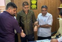 थानाधिकारी 50 हजार रुपए रिश्वत लेते रंगे हाथ गिरफ्तार Station House Officer arrested red-handed while accepting a bribe of ₹50,000.