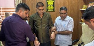 थानाधिकारी 50 हजार रुपए रिश्वत लेते रंगे हाथ गिरफ्तार Station House Officer arrested red-handed while accepting a bribe of ₹50,000.