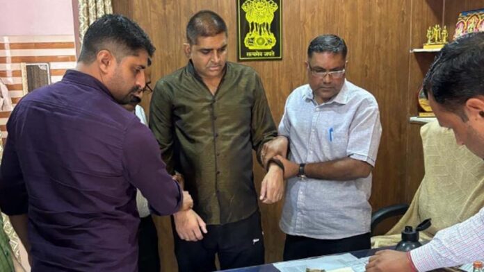Station House Officer arrested red-handed while accepting a bribe of ₹50,000.