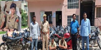अंतरराज्यीय वाहन चोर गिरोह के दो शातिर गिरफ्तार Two cunning members of an interstate vehicle-lifting gang arrested.