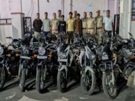 मास्टर चाबी से नई बाइक चुराने वाले गिरोह का पर्दाफाश Gang stealing new bikes using a master key busted.