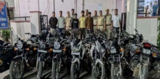 मास्टर चाबी से नई बाइक चुराने वाले गिरोह का पर्दाफाश Gang stealing new bikes using a master key busted.