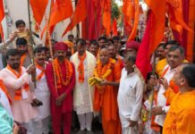 जयकारों के साथ रवाना हुई भन्दे बालाजी धाम की पदयात्रा The padayatra to Bhande Balaji Dham set off amidst chants and cheers.