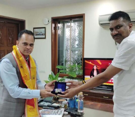 खेत से फॉर्च्यूनर तक विजन पर मंथन: मुख्य सचिव को सेवा विस्तार की बधाई