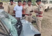 डंपर-कार की भिड़ंत में चार की मौत